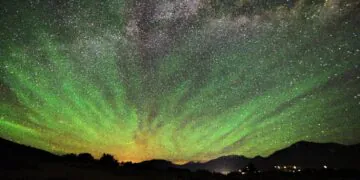 De rares traînées de lumière au-dessus des États-Unis sont un signe que le maximum solaire approche à grands pas