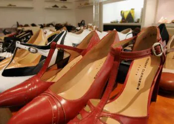 Clergerie, dernier vestige de la chaussure de luxe "made in France", rachetée par un groupe américain