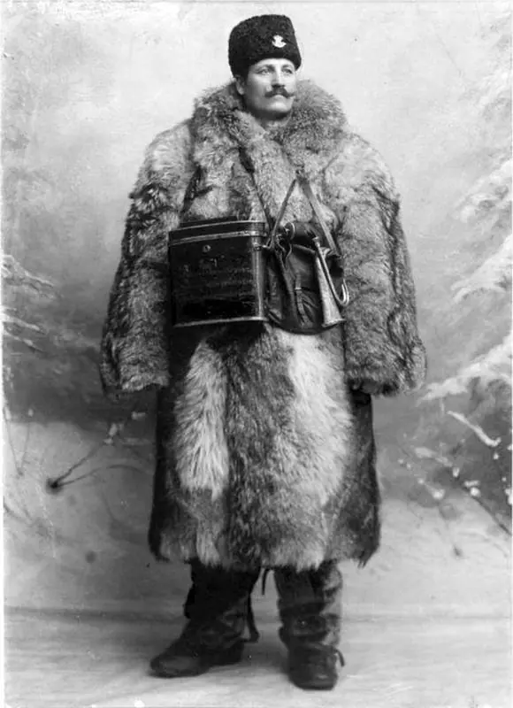 60 Bizarre Photos And The Chilling Stories Behind Them