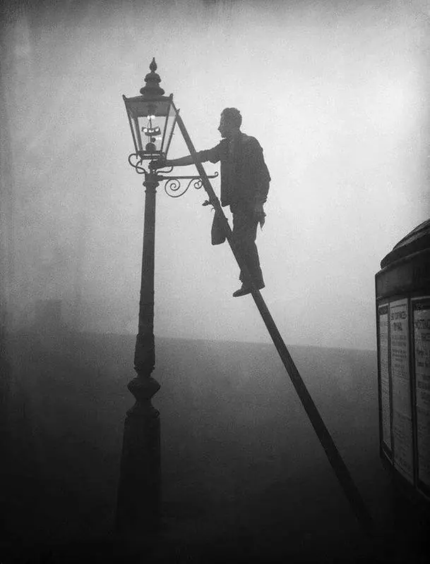 60 Bizarre Photos And The Chilling Stories Behind Them