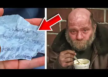 Girl Buys Meal For Homeless Man, Then He Hands Her Crumpled Note