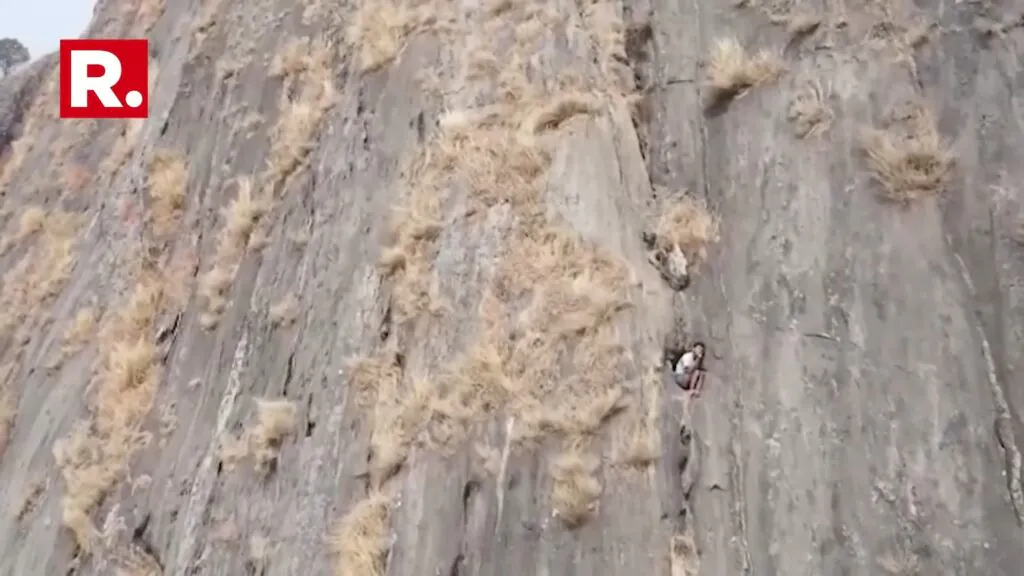 Indian Man Stranded on a Cliff for Days